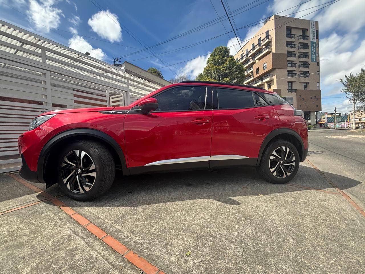 PEUGEOT 2008 MODELO 2021 en alquiler en Bogotá, foto 4